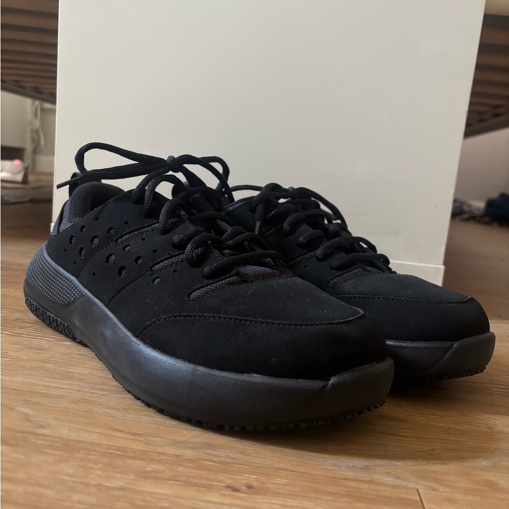 Women’s 11 Croc Lite Shoes